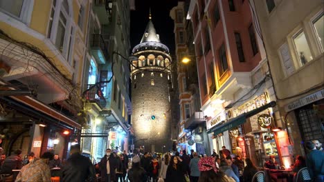 ISTANBUL,-TURKEY---01-04-2022:-View-of-the-Galata-Tower-in-the-historic-district-in-Istanbul-at-night