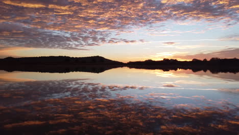 Beautiful-sunrise-in-a-lake-in-Calahorra,-Spain