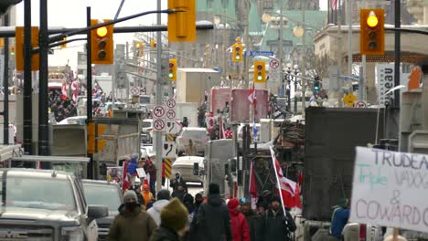 Street-blockade-due-to-Freedom-convoy-truckers-protest-in-Ottawa,-Ontario