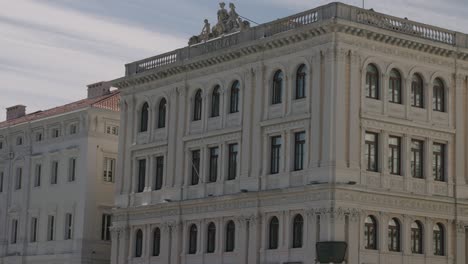 Vista-Estática-Del-Edificio-De-Correos-De-Trieste