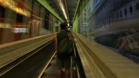 Hyperlapse-Des-Zentralen-Rolltreppen--Und-Gehwegsystems-Auf-Mittlerer-Ebene-In-Hongkong
