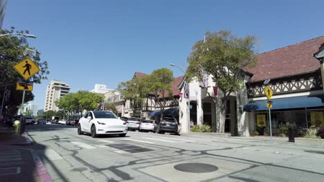 Blick-Auf-Eine-Der-Berühmten-Kreuzungen-In-Mateo-City,-Kalifornien,-USA,-5.-Mai-2022