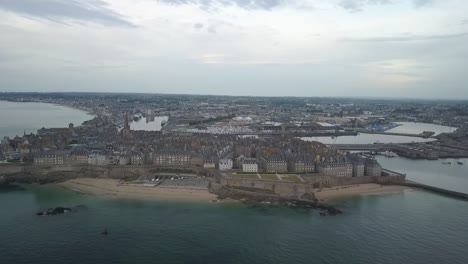 Drone-footage-of-Saint-Malo,-IntraMuros---Bretagne,-France