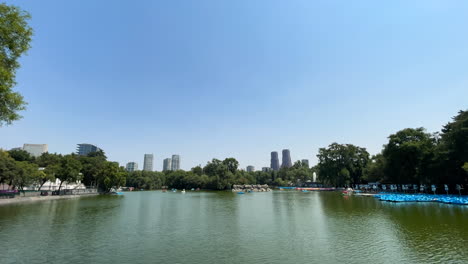 timelapse-in-the-largest-lake-of-the-chapultepec-forest
