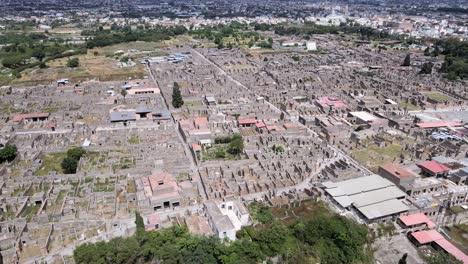 Luftdrohne-Schoss-über-Pompeji,-Italien
