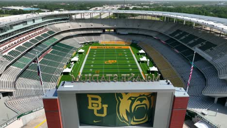 Baylor-Bears-McLane-Stadium-with-American-and-Texas-flags