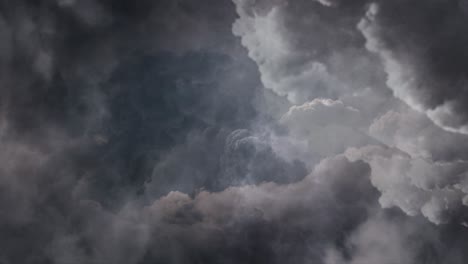 Pov-Schwarze-Wolken-Mit-Blitzeinschlägen-Darin