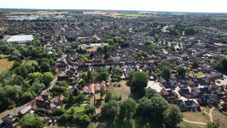 Hadleigh-Town-Suffolk,-Großbritannien-Zurückziehen-Enthüllt-Drohnen-Luftaufnahme