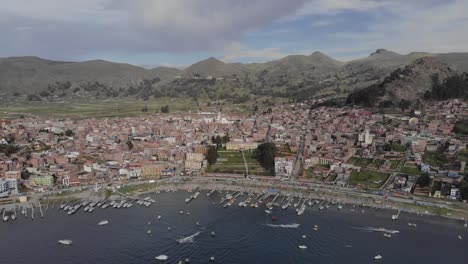 Massive-grounds-of-Hotel-Gloria-in-Copacabana-on-Lake-Titicaca-shore
