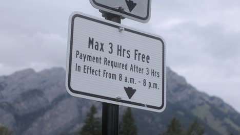 Parking-restriction-sign-in-Mountain-town
