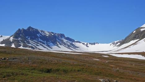 Snow-Covered-Mountains-Of-Sylarna-Under-Blue-Sky-In-Sweden