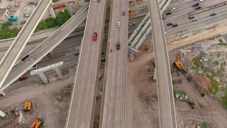 Aerial-of-cars-on-610-and-59-South-freeway-in-Houston,-Texas