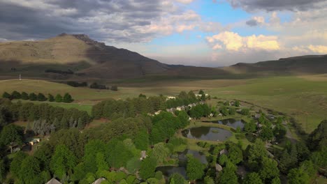 Toma-De-Drone-Del-Drakensberg-En-Kzn,-Sudáfrica