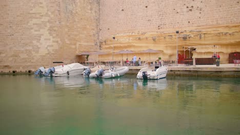 Kleine-Boote-Am-Yachthafen-In-Birgu-–-Drei-Städte,-Malta