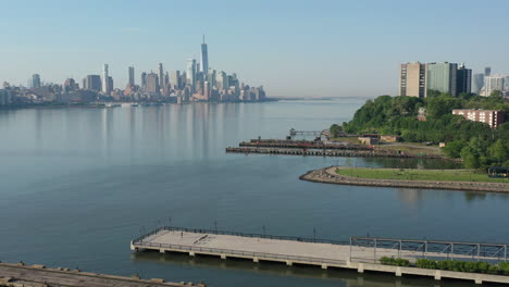 A-drone-view-of-a-calm-Hudson-River-from-the-NJ-side-early-on-a-sunny-morning