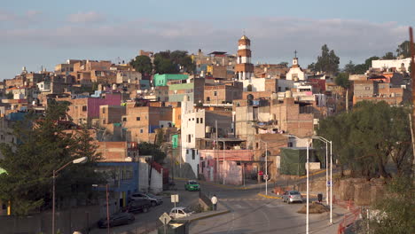 Un-Barrio-En-La-Ciudad-De-Guanajuato-En-El-Centro-De-Mexico