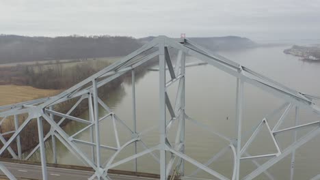 Revelan-Puente-4k-Sobre-El-Río-Ohio