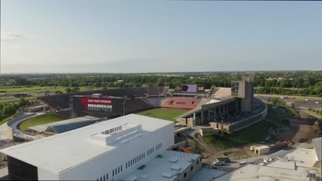Estadio-De-Fútbol-De-La-Universidad-Estatal-De-Iowa-En-Construcción-En-El-Verano-De-2021