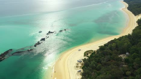 Beatuiful-beach-veiw-over-the-Moreton-Island-shipwrecks-,-Queensland-Australia,-Drone-footage