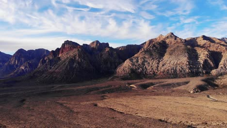 Cañón-De-Roca-Roja-En-Nevada-Panorama-Aéreo