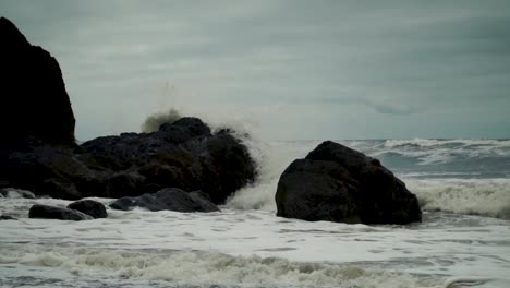 Waves-crashing-on-rocks-on-the-shoreline