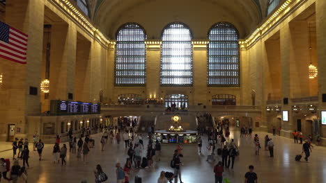 Indoors-Grand-Central-Terminal-Main-Hall,-Manhattan,-New-York