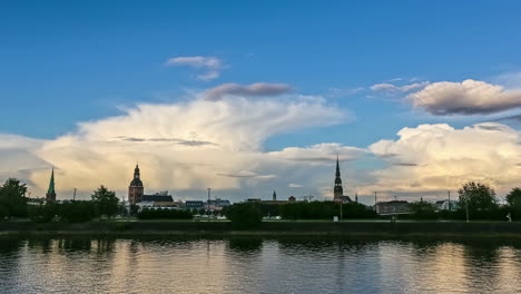 Historische-Stadt-Riga-An-Der-Ostsee-In-Lettland