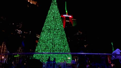 Outdoor-Ice-Skating-Rink-with-Christmas-tree-in-downtown-Pittsburgh
