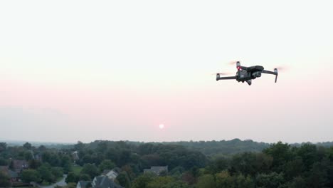 Nahaufnahme-Einer-Drohne,-Die-In-Der-Luft-Fliegt