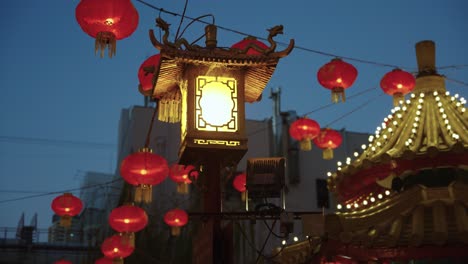 Chinese-Lanterns-in-Kobe's-China-Town,-Evening-Lamps-Lighting-Up-at-Night