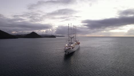 Big-cruise-ship-anchored-in-Rodney-Bay,-Saint-Lucia