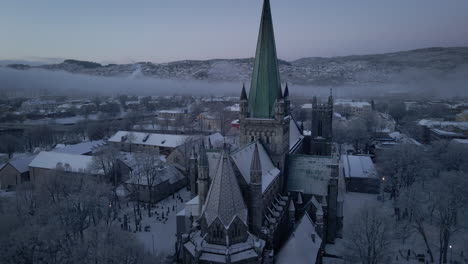 Gotische-Architektur-Der-Nidaros-Kathedrale-In-Der-Stadt-Trondheim-Im-Kreis-Trondelag,-Norwegen