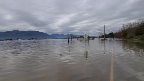 Historische-Und-Katastrophale-Überschwemmungen-In-Der-Stadt-Abbotsford-In-Der-Provinz-British-Columbia-In-Kanada-Im-November-2021