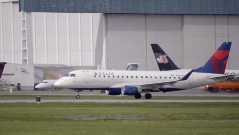 A-Delta-Airlines-Embraer-E175-Plane-Taking-Off-From-Vancouver-Airport