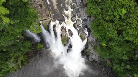 Drohnenaufnahmen-Vor-Den-Niagarafällen-Auf-Der-Insel-La-Réunion