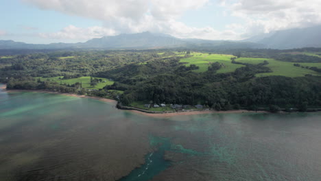 Aerial-view-of-island-coast-of-Kauai,-Hawaii