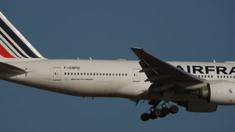 Close-up-view-of-Air-France-Boeing-777-on-approach-with-landing-gear-out,-Toronto