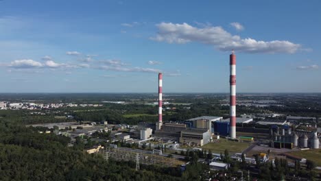 Eine-Drohnenaufnahme-Eines-Kohlekraftwerks-In-Lodz,-Polen