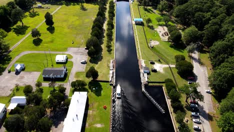 Aerial-View-Of-Boat-Navigating-Along-Intercoastal-Waterway-In-Chesapeake