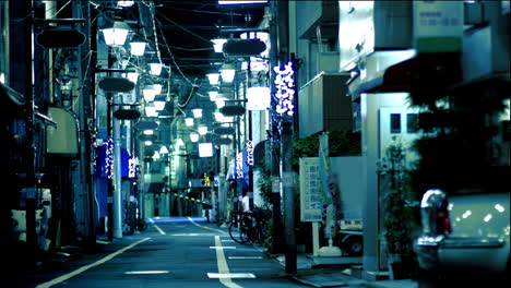 Japanische-Nacht-Auf-Einer-Leeren-Straße