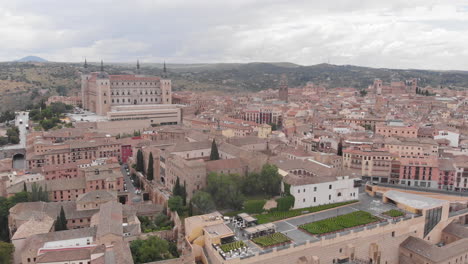 Aerial-view-to-Toledo-Cathedral-and-the-city,-Toledo,-Spain
