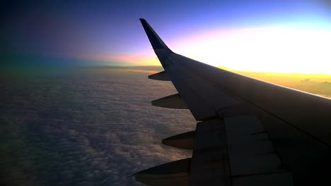 Morgensonnenblick-Aus-Den-Fenstern-Von-Verkehrsflugzeugen
