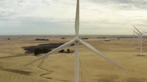 Aerial-shot-of-Windmills-spinning-on-Montezuma-Hills