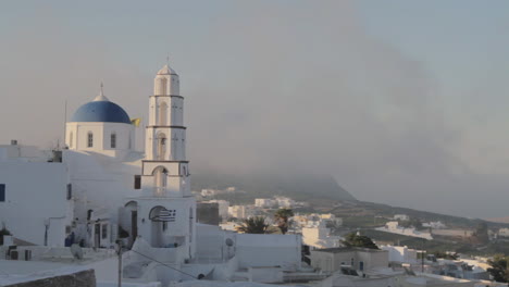 Time-Lapse-of-a-cycladic-village-in-Santorini,-Greece