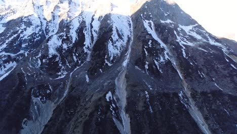 Der-Gangotri-Gaumukh-Tapovan-Trek-Ist-Ein-Beliebter-Trek-Im-Indischen-Bundesstaat-Uttarakhand