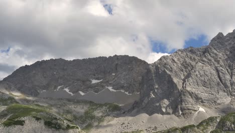 Zeitrafferclip-Eines-Gipfels-In-Den-Bayerischen-Alpen-In-Deutschland