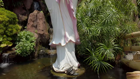A-statue-of-Guan-Yin,-The-Goddess-of-Mercy,-at-Thean-Hou-Temple-in-Kuala-Lumpur-Malaysia
