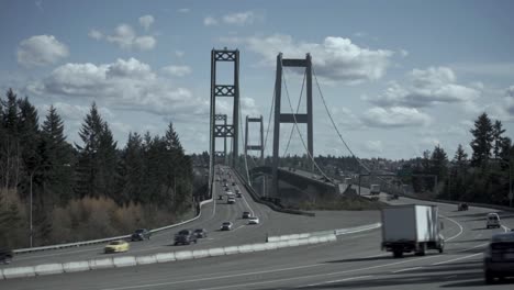 Tráfico-De-La-Tarde-Visto-Desde-El-Lado-Oeste-Del-Puente-Estrecho-De-Tacoma