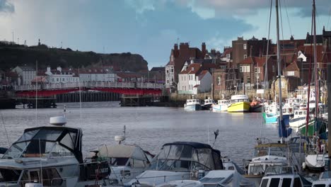The-swing-bridge-and-upper-harbour-at-Whitby,-North-Yorkshire