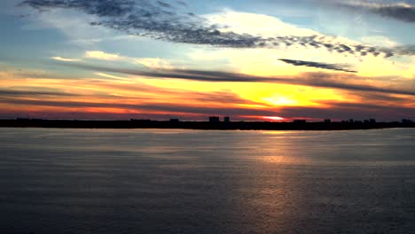 Sonnenuntergang-über-St.-Andrews-Bay-In-Florida